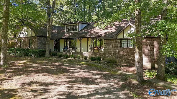 673 10th Street Ne, Arab, AL 35016
