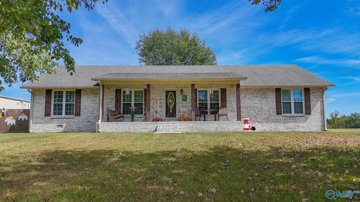 7090 County Road 434, Trinity, AL 35673 - #1