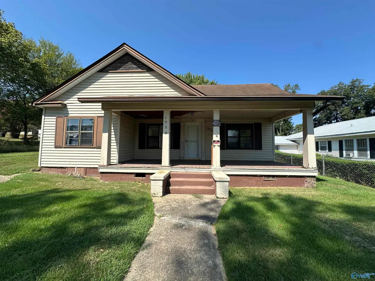 1528 Rayburn Avenue, Guntersville, AL 35976 - #1
