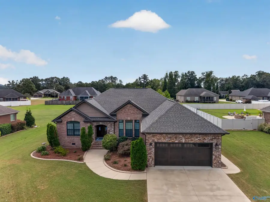 240 Creekside Circle, Gadsden, AL 35901 - #2