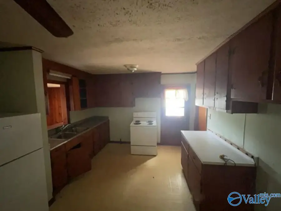 409 Allen Drive, Sylacauga, AL 35150 - #2