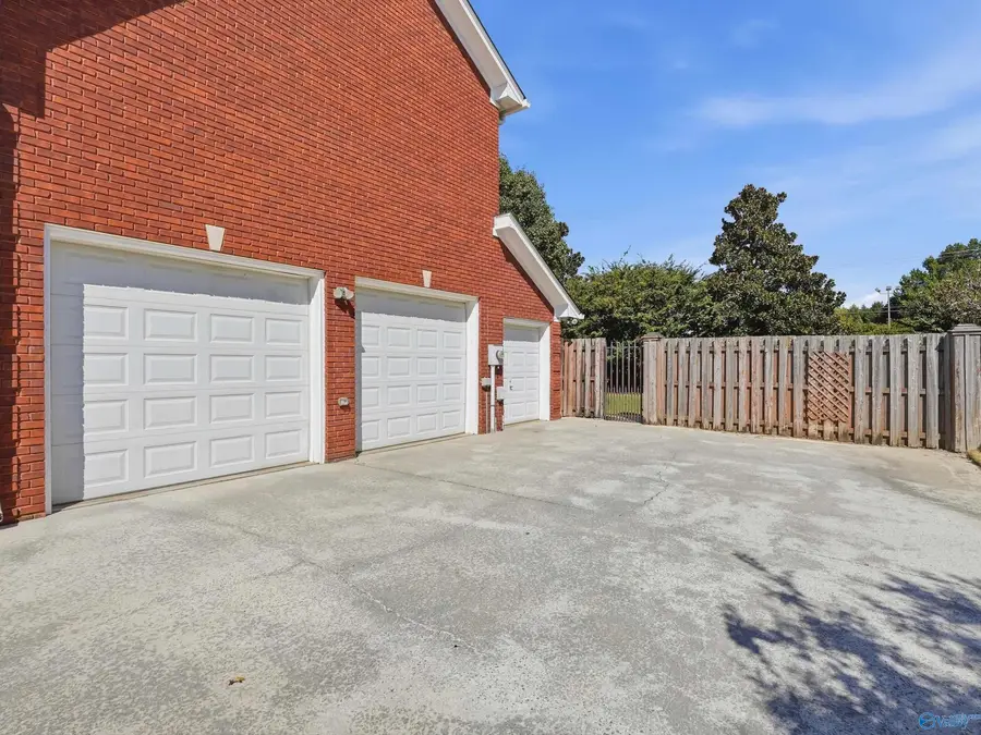 1906 Colony Way Sw, Decatur, AL 35603 - #2