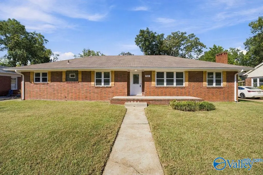 921 8th Avenue Se, Decatur, AL 35601 - #1