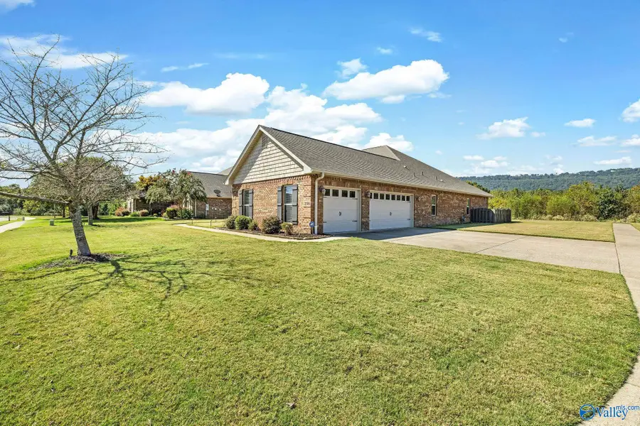 2516 Caldwell Park Court, Owens Cross Roads, AL 35763 - #2