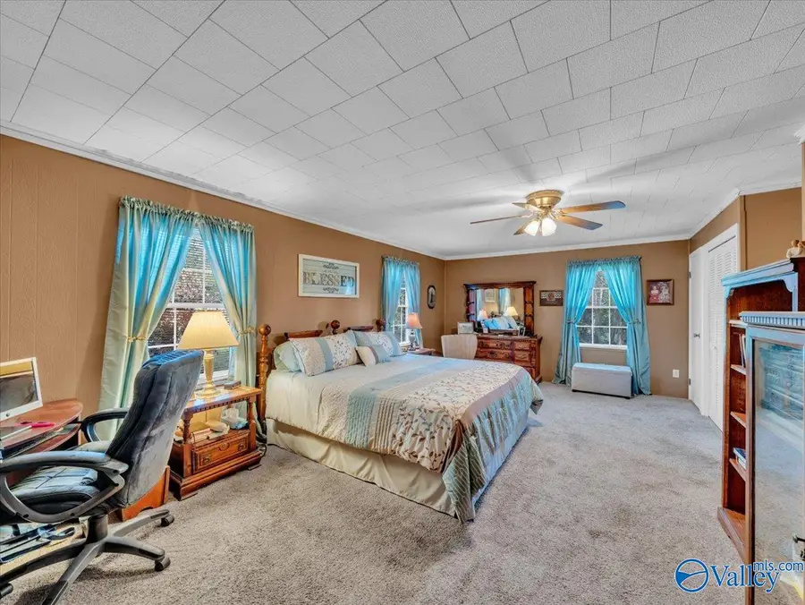914 Brown Street, Boaz, AL 35957 - #3