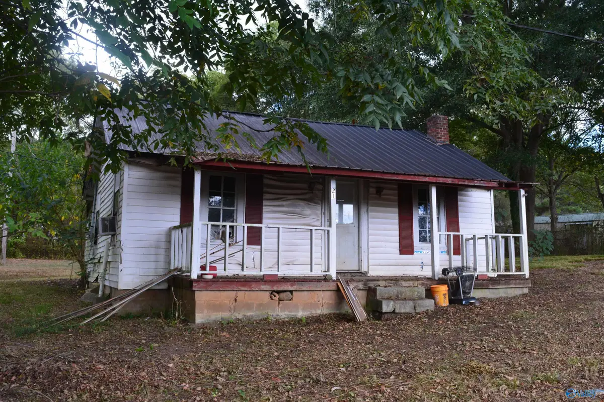 16036 W Main Street, Stevenson, AL 35772 - #1