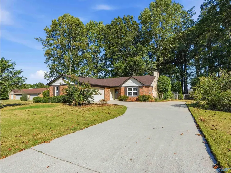 308 N Oxford Circle Nw, Meridianville, AL 35759 - #3