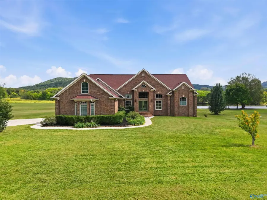 95 Cedar Trace Drive, Hartselle, AL 35640 - #2