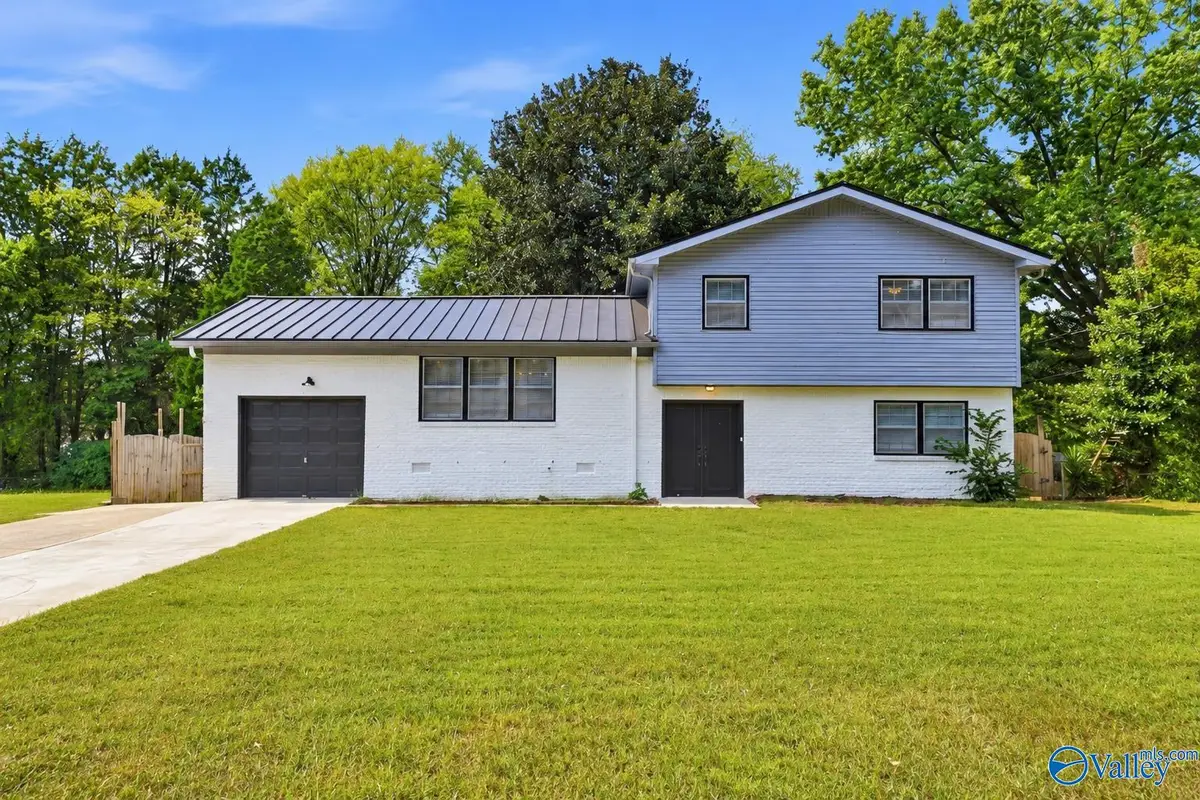 3105 Dyas Drive Nw, Huntsville, AL 35810 - #1