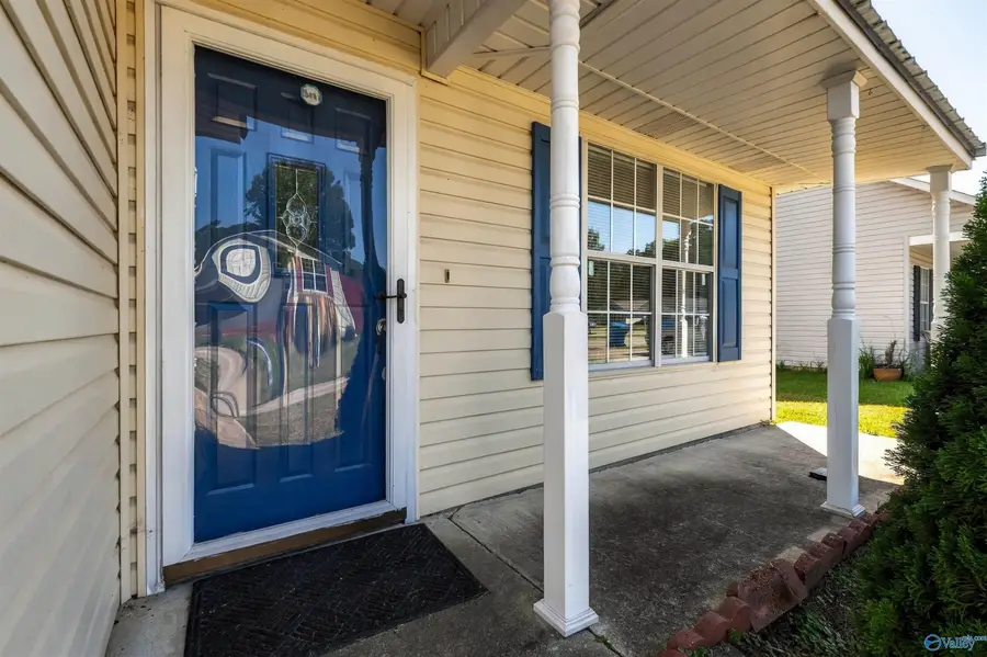 303 Autumnwood Lane, Rainbow City, AL 35906 - #2