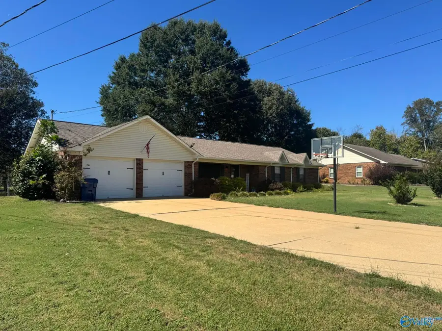 119 Ohara Dr, Albertville, AL 35950 - #2