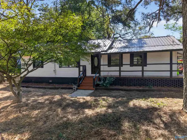 25 West Street, Crossville, AL 35962