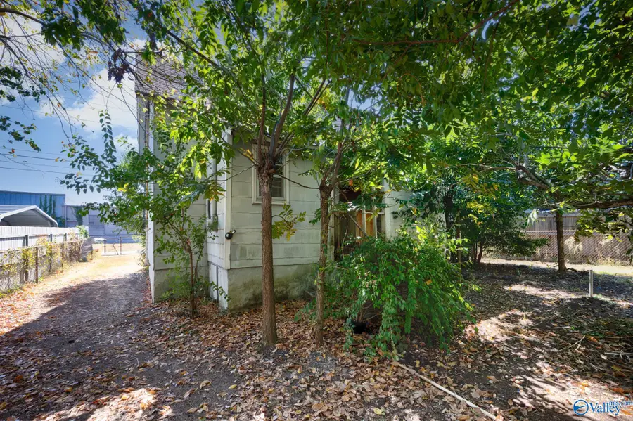 2808 10th Avenue Sw, Huntsville, AL 35805 - #3