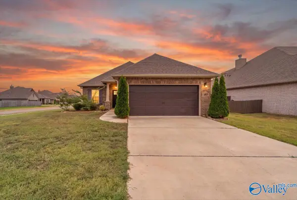 107 Elledge Farm Drive, Hazel Green, AL 35750