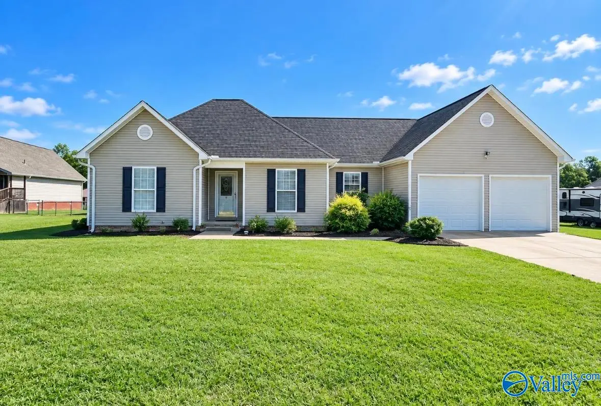 534 East Henderson Road, Boaz, AL 35957 - #1