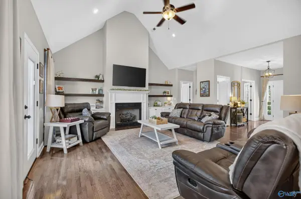 125 Berkshire Lane, Albertville, AL 35950