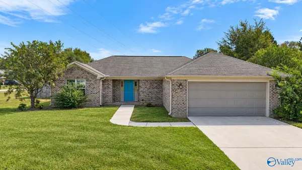 18 Bradford Circle, Decatur, AL 35603