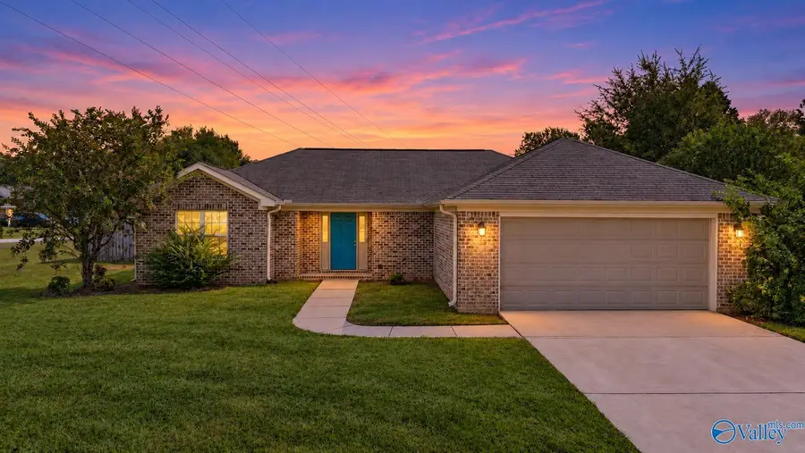 18 Bradford Circle, Decatur, AL 35603 - #2