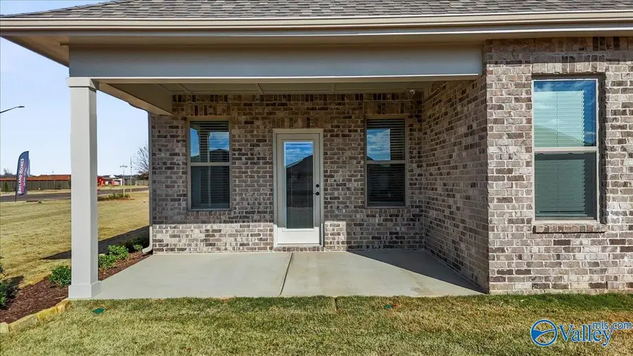 517 Cloverleaf Drive, Athens, AL 35611 - #3