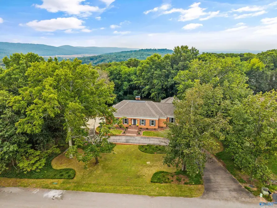2403 Covemont Drive Se, Huntsville, AL 35801 - #3