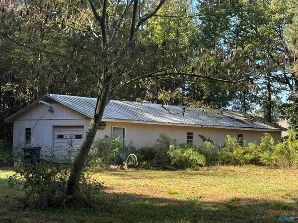 90 May Road, Hartselle, AL 35640