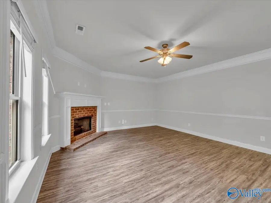 7208 Dorchester Drive Se, Owens Cross Roads, AL 35763 - #2