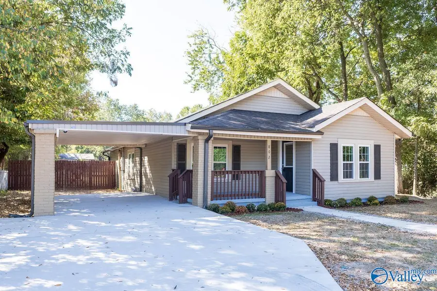 802 Main Street W, Hartselle, AL 35640 - #2