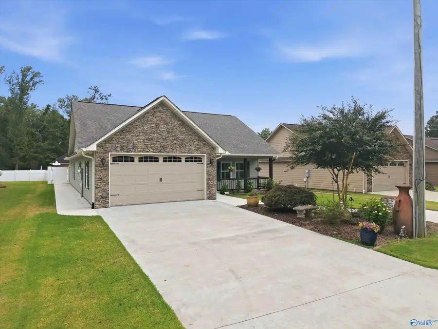 109 Rains Avenue, Boaz, AL 35957 - #2