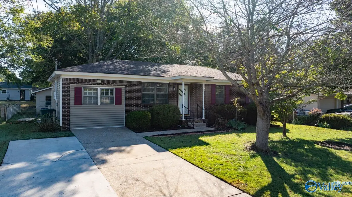 2420 Yorkshire Drive Sw, Huntsville, AL 35803 - #1
