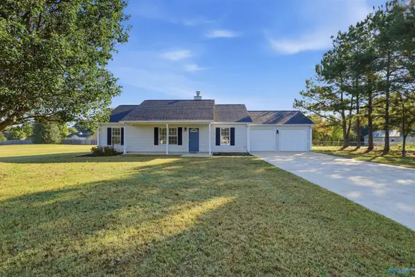 103 Meadow Green Drive, New Market, AL 35761