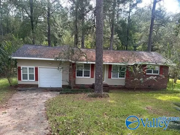 182 Woodland Hills Drive, OZARK, AL 36360