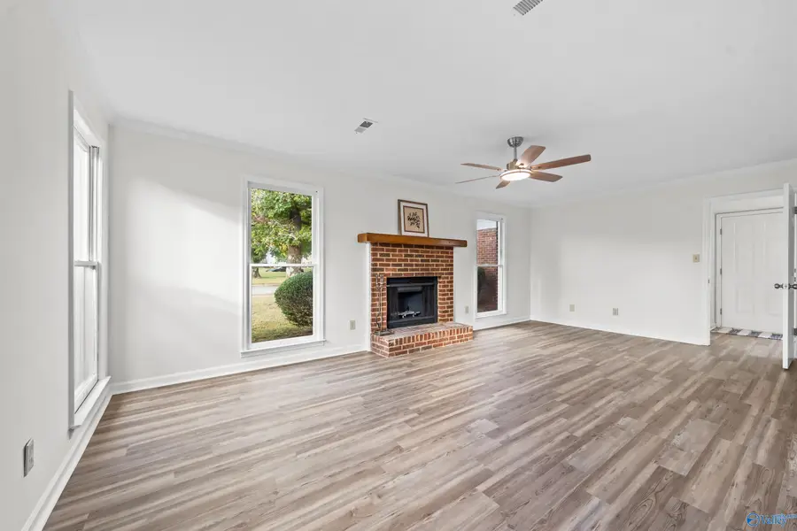 1804 Hollytree Drive Nw, Huntsville, AL 35806 - #3