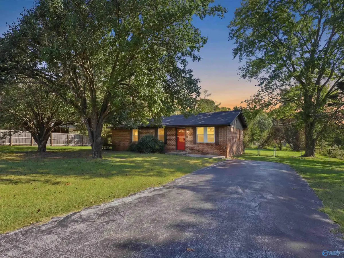 675 New Center Road, Hartselle, AL 35640 - #1