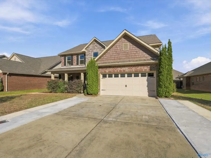 3011 Magnolia Leaf Circle, Owens Cross Roads, AL 35763 - #3