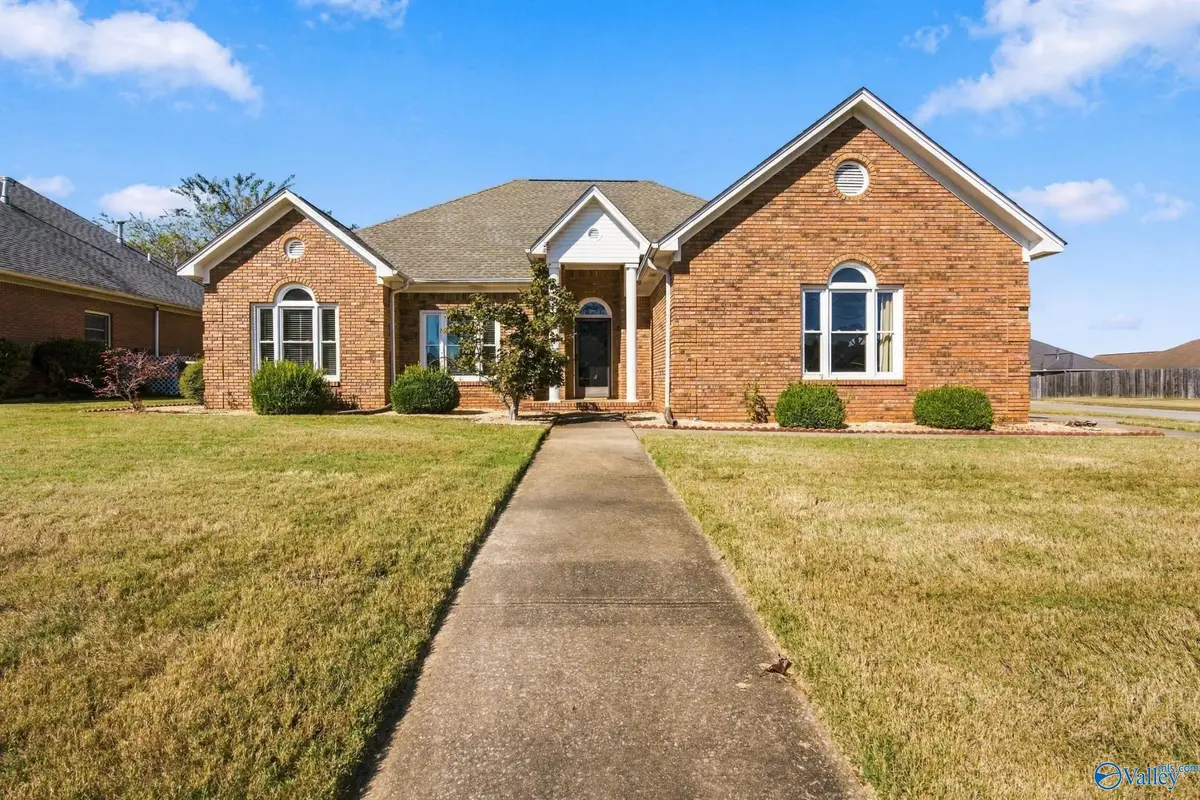 2701 Jarvis Street Sw, Decatur, AL 35603 - #1
