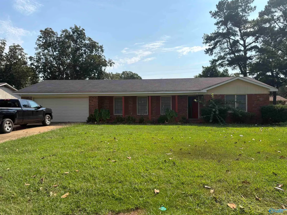 1210 Arbor Avenue, Decatur, AL 35601 - #1