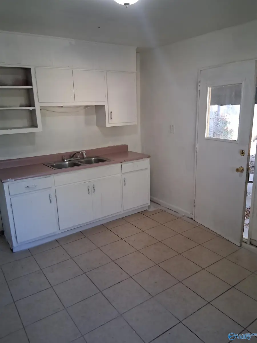 1025 5th Avenue Sw, Decatur, AL 35601 - #3