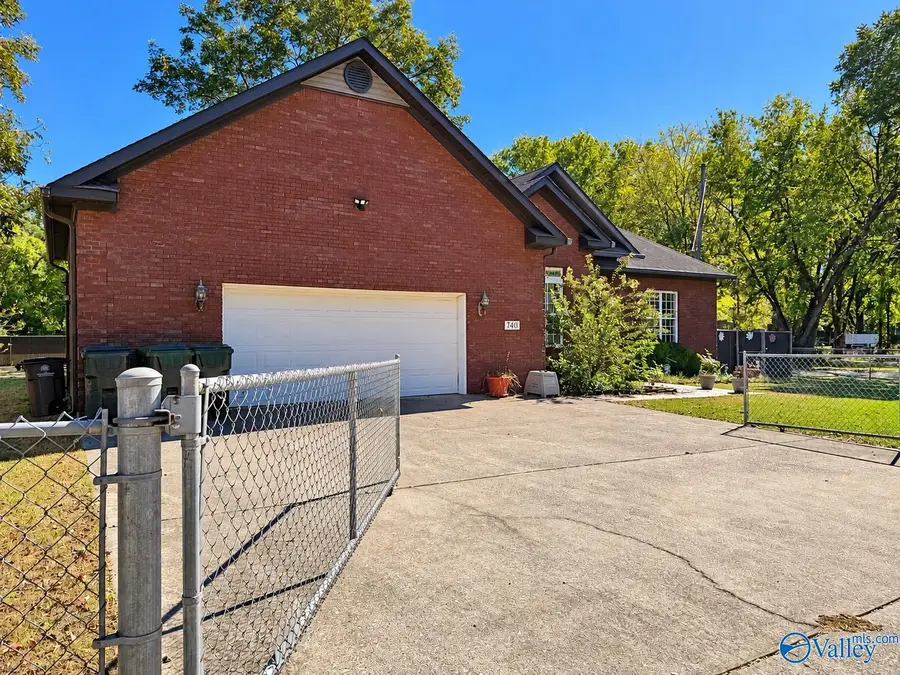 740 Sykes Street Nw, Decatur, AL 35601 - #3