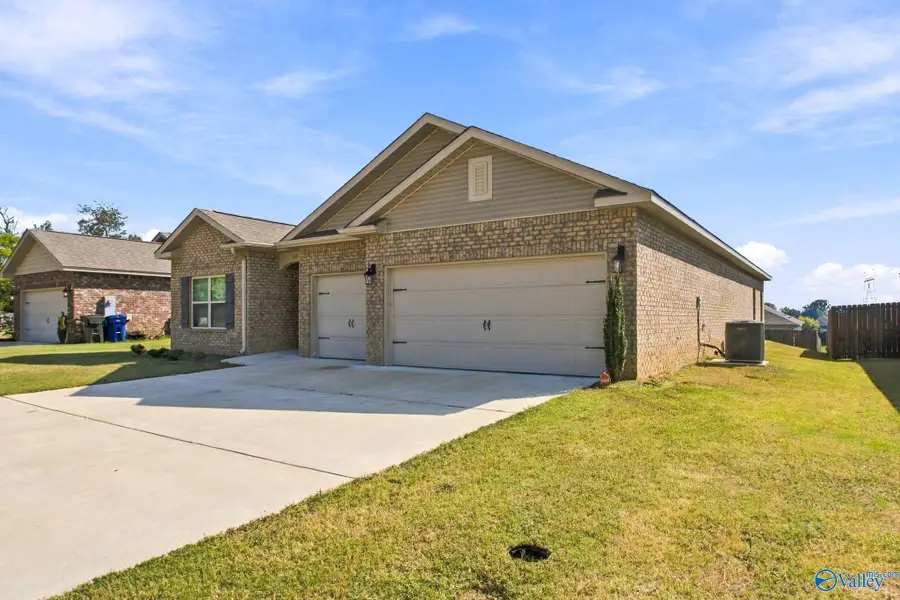 135 Rolling Green Drive, New Market, AL 35761 - #2
