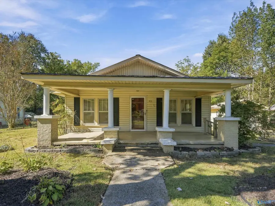 406 Larkin Street, Scottsboro, AL 35768 - #3