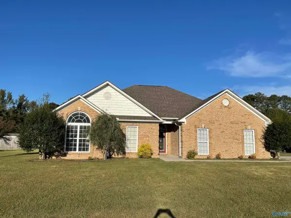 207 Deer Tracks Circle, Owens Cross Roads, AL 35763
