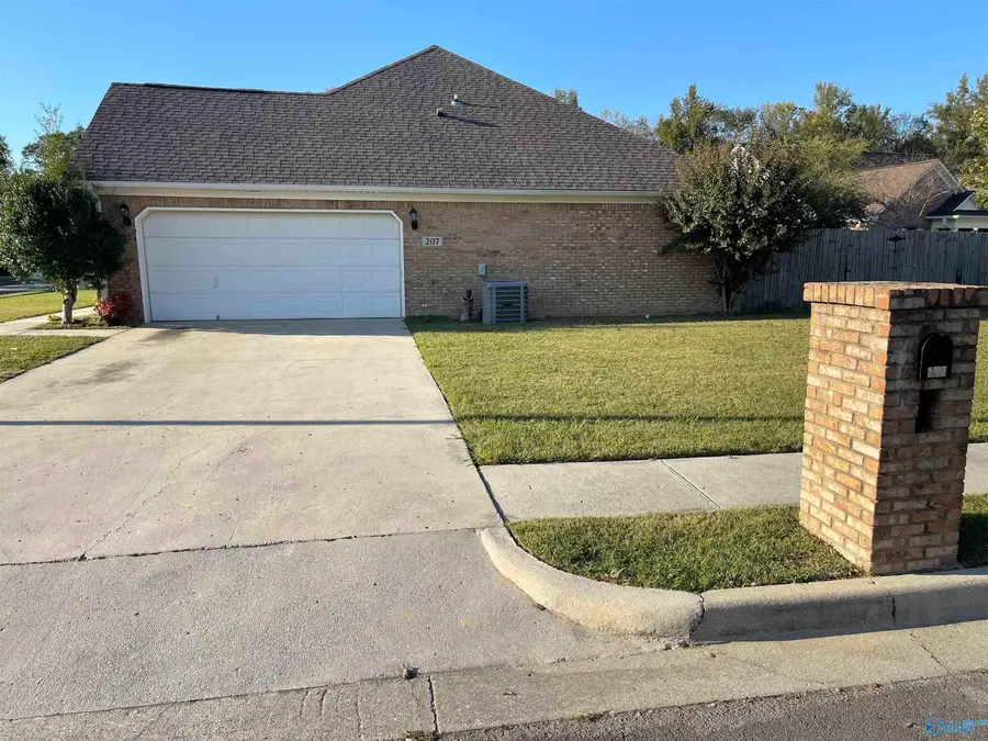 207 Deer Tracks Circle, Owens Cross Roads, AL 35763 - #2