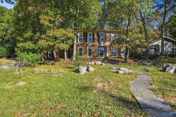 712 Bluewood Drive, Huntsville, AL 35802