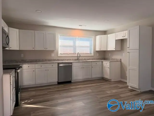 305 Larkwood Drive, Decatur, AL 35601 - #3