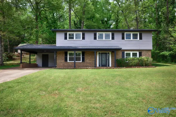 1806 Becky Lane, SCOTTSBORO, AL 35769