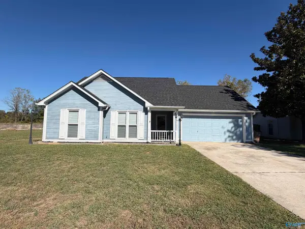 2812 Lake Knoll Drive Sw, Decatur, AL 35603