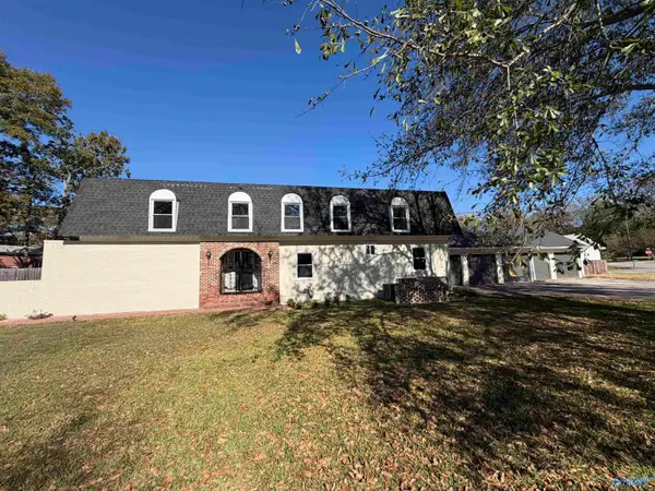 422 Crescent Drive, HARTSELLE, AL 35640