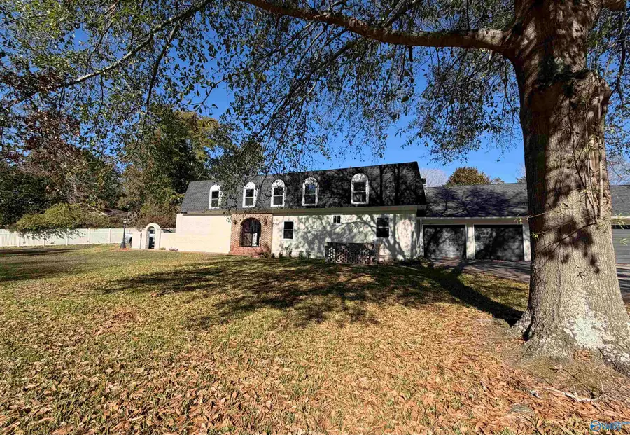 422 Crescent Drive, Hartselle, AL 35640 - #2