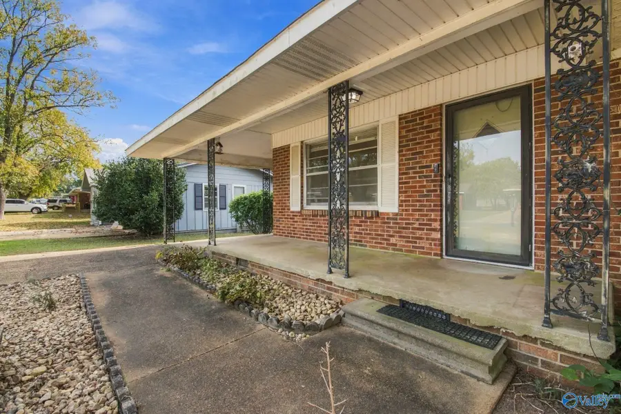 425 SW Clearview Street, Decatur, AL 35601 - #2