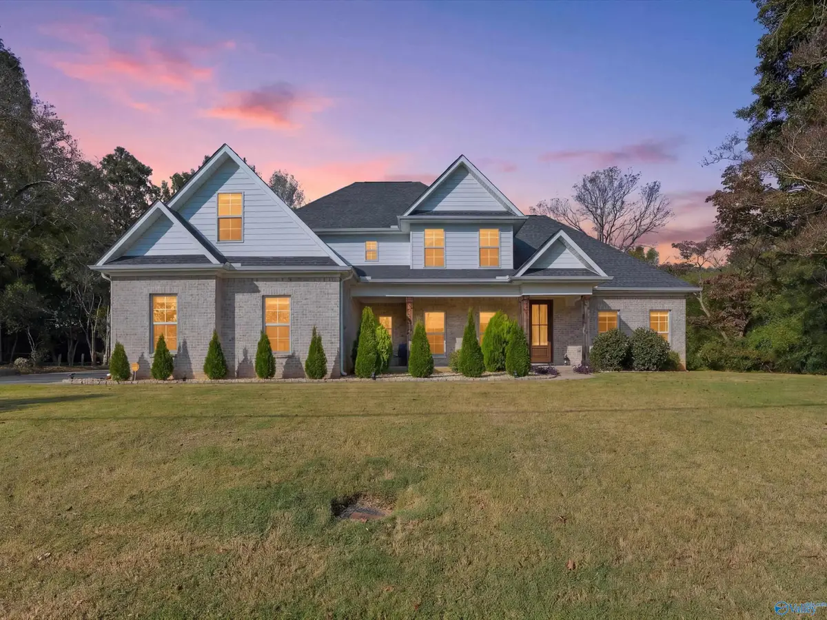 622 Old Big Cove Road, Owens Cross Roads, AL 35763 - #1